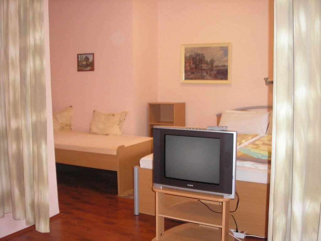 Stara Breza 1 Rooms Palić Kamer foto